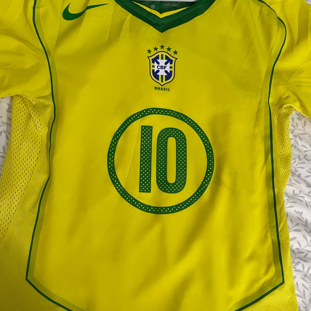 Nike Total 90 Brazil Ronaldinho 2004
Reissue Jersey